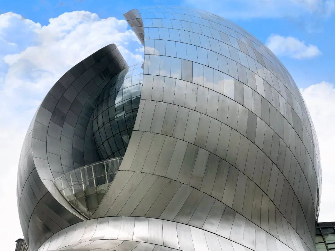 什么是雙曲鋁單板?？