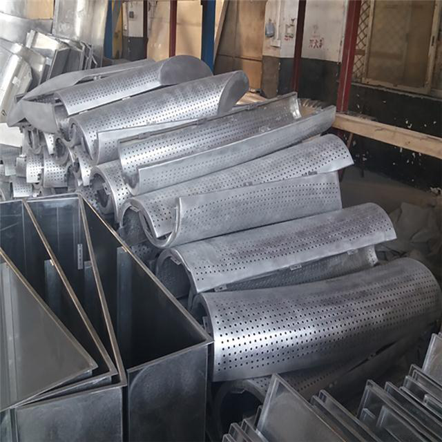 如何實現(xiàn)沖孔鋁單板的高品質生產(chǎn)？3個關鍵！